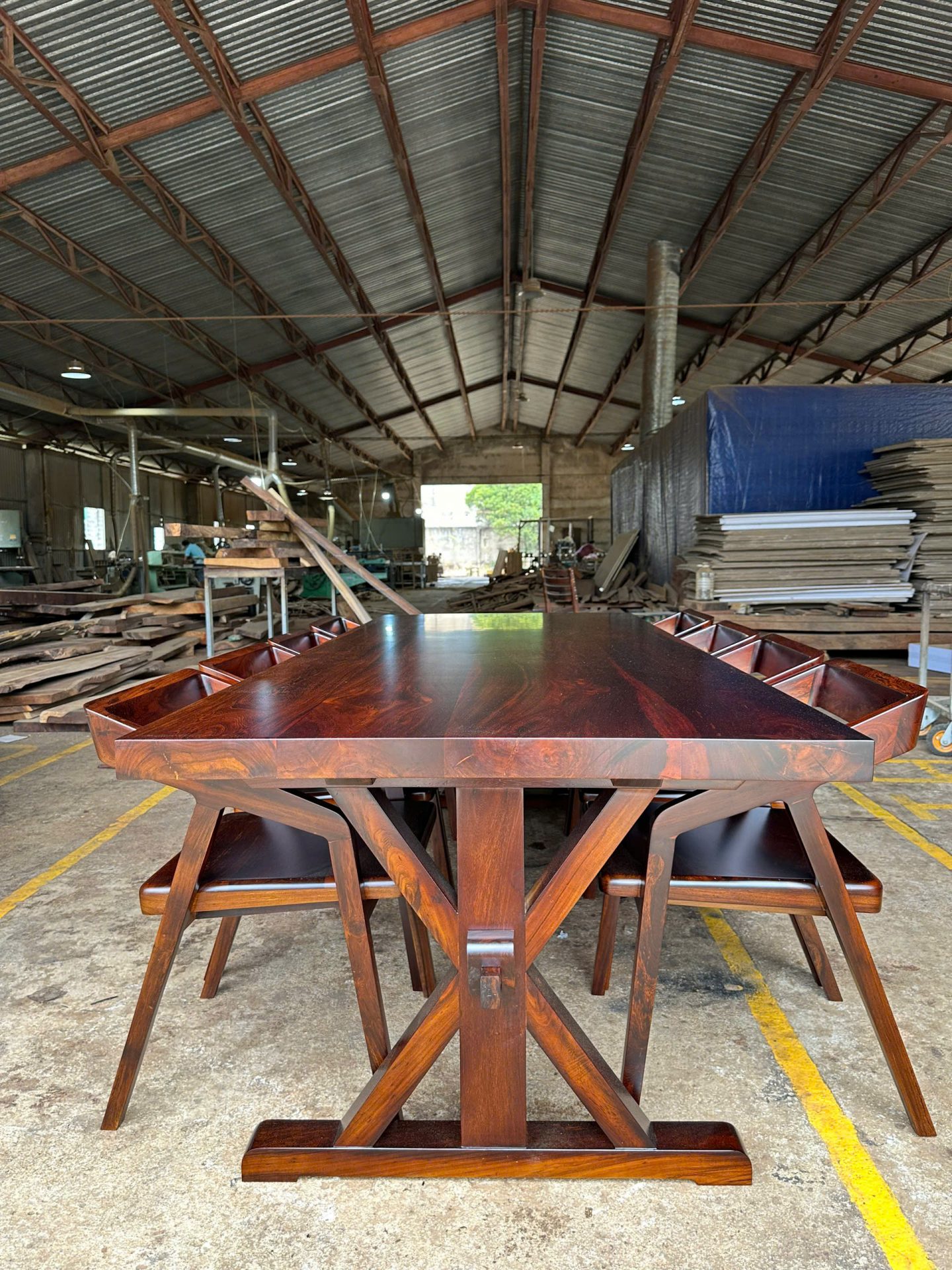 Bố Trí Bàn Ăn, Ghế Ăn Hợp Phong Thủy: Mang Tài Lộc, Vượng Khí Vào Nhà - Hình 2