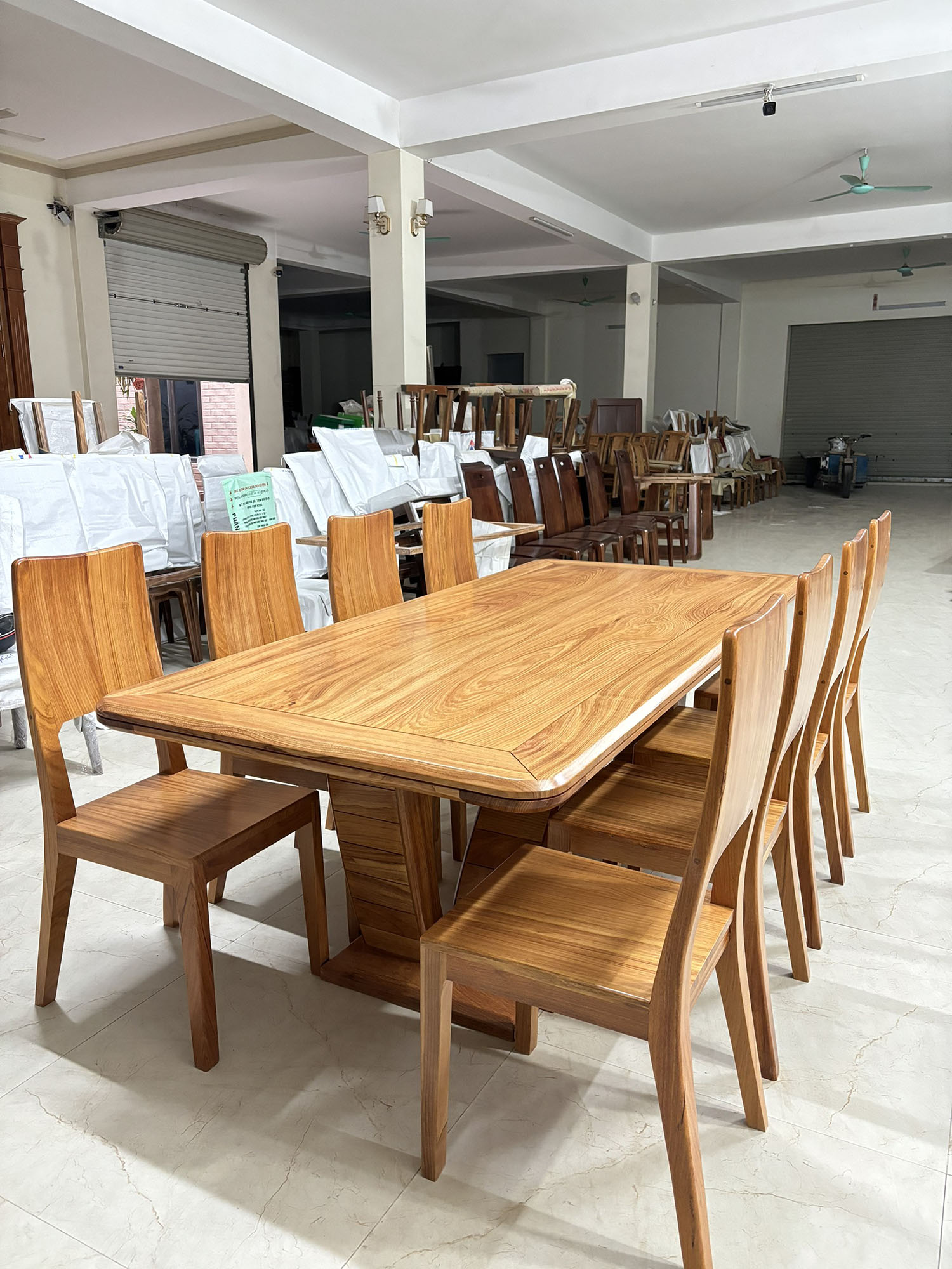 Bố Trí Bàn Ăn Chuẩn Phong Thủy: Bí Quyết Gia Đình Hòa Thuận, Sung Túc - Hình 2